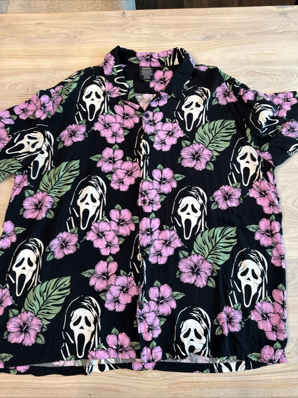 Bioworld Scream Hawaiian Black Button-Up Shirt, Halloween